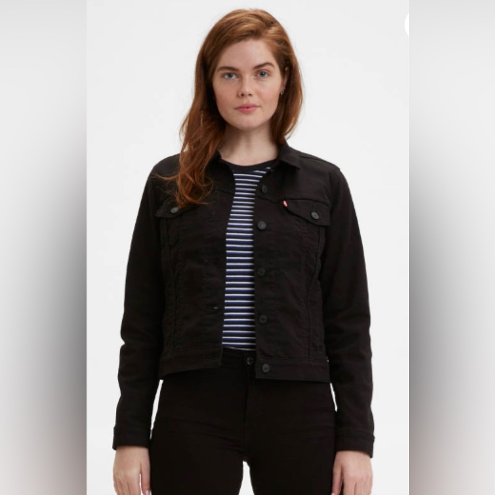 Black Levi’s Women’s Trucker Jacket w/Black Buttons